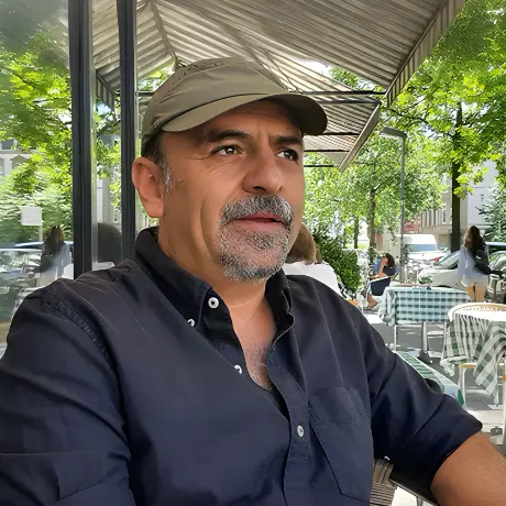 Dr. Gerardo Suzán is a Doctor of Veterinary Medicine with a Master of Science in Ecology from the National Autonomous University of Mexico